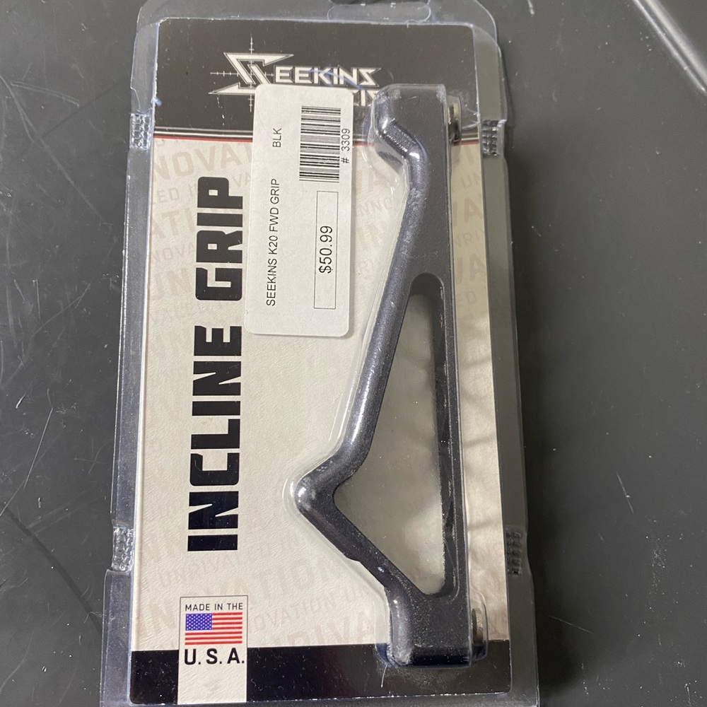 Seekins Precision keymod slant grip. NIB.